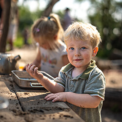 Laat ze zo lang mogelijk kind zijn!